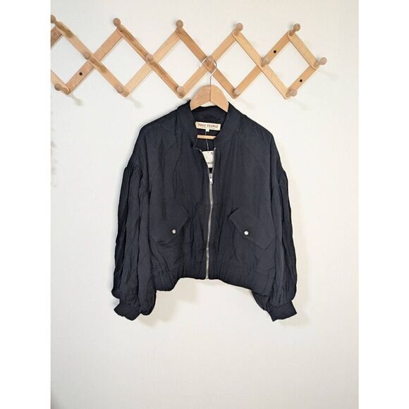 NWT Free People On Point Bomber Crop Jacket Black Full Zip Coat - Size L - Picture 1 of 7